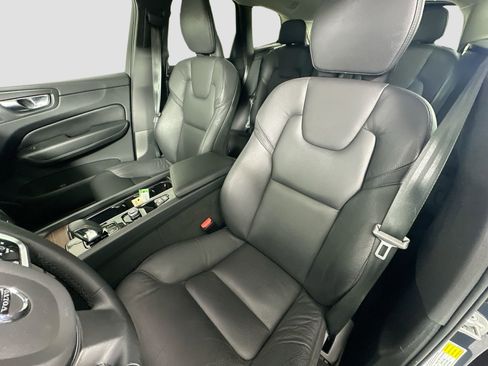 Used 2023 Volvo XC60 B5 Plus image 20