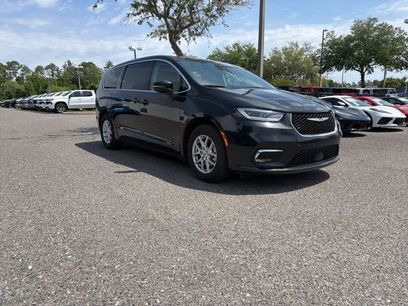 Used 2023 Chrysler Pacifica Touring-L