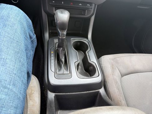 Used 2022 Chevrolet Colorado W/T w/ WT Convenience Package image 25