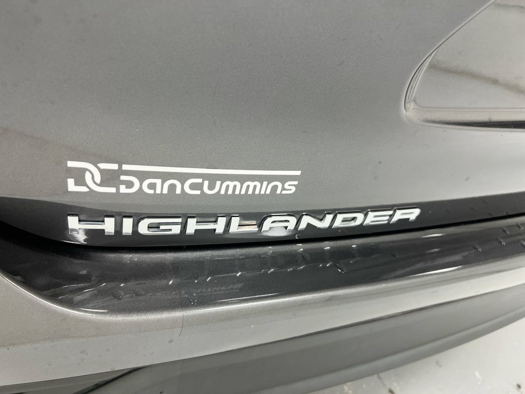 Used 2022 Toyota Highlander L FWD image 26