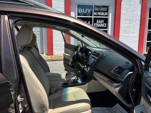 Used 2019 Subaru Outback 3.6R Limited AWD/4WD image 22