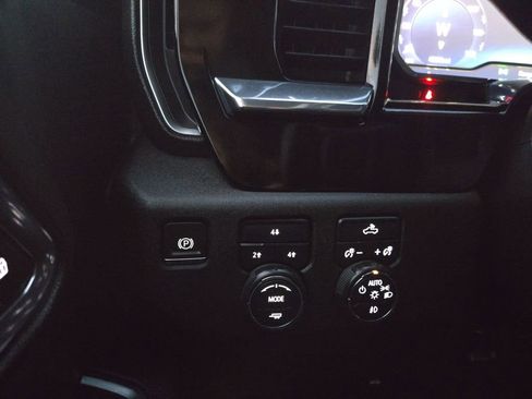 Used 2024 Chevrolet Silverado 2500 LT image 21