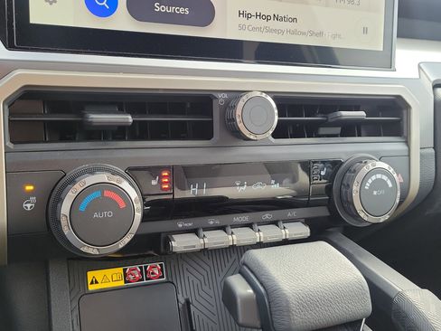 Used 2024 Toyota Tacoma TRD Off-Road w/ TRD Off Road Upgrade Package image 30