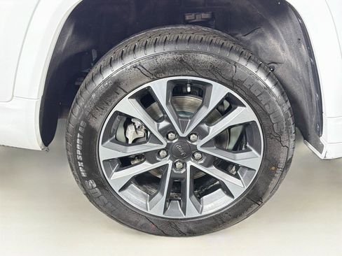 Used 2023 Jeep Grand Cherokee L Overland w/ Luxury Tech Group IV AWD/4WD image 35
