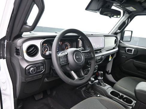 New 2025 Jeep Gladiator Sport image 33