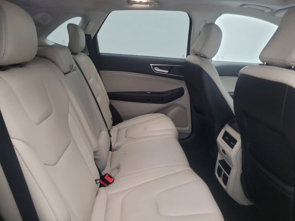 Used 2020 Ford Edge Titanium w/ Equipment Group 301A AWD/4WD image 18