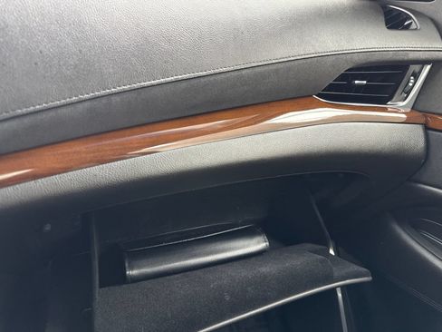Used 2018 Cadillac Escalade Luxury AWD/4WD image 33
