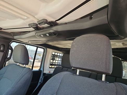 Used 2024 Jeep Wrangler Willys image 31