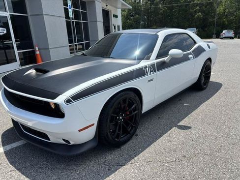 Used 2020 Dodge Challenger R/T Scat Pack w/ T/A Package RWD image 2