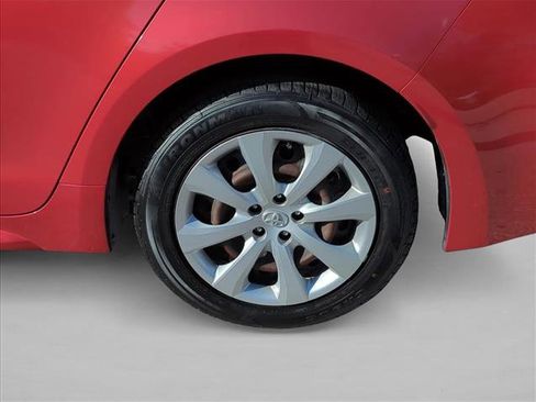 Certified 2020 Toyota Corolla LE image 9