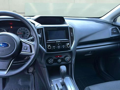 Used 2017 Subaru Impreza 2.0i Premium image 9