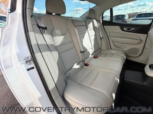 Used 2019 Volvo S60 T8 Inscription image 37