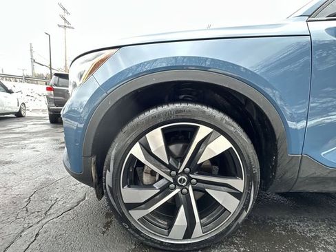 Used 2023 Volvo XC40 B5 Plus w/ Climate Package image 22
