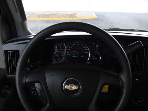 Used 2020 Chevrolet Express 3500 LT w/ LT Preferred Equipment Group RWD image 16