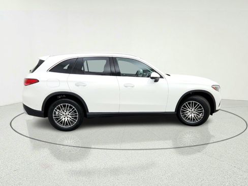 Used 2026 Mercedes-Benz GLC 300 image 7