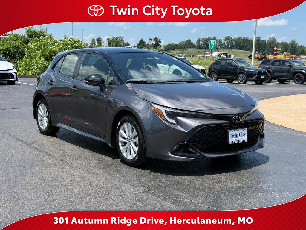Certified 2024 Toyota Corolla SE FWD image 1