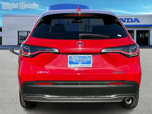 Used 2025 Honda HR-V Sport image 6