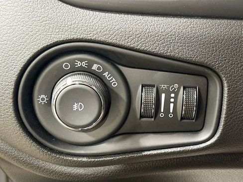 Used 2016 Jeep Renegade Trailhawk AWD/4WD image 12