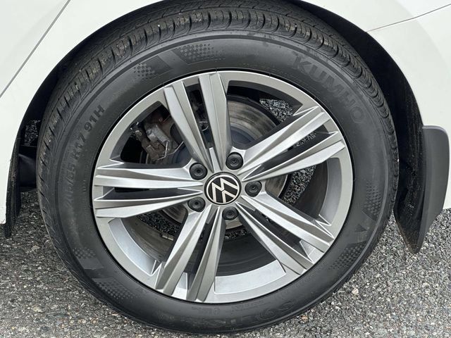 Used 2024 Volkswagen Jetta SE FWD image 8
