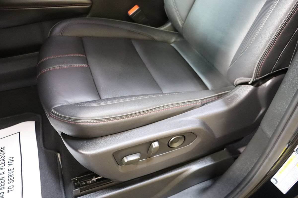 Used 2026 Chevrolet Suburban RST RWD image 37