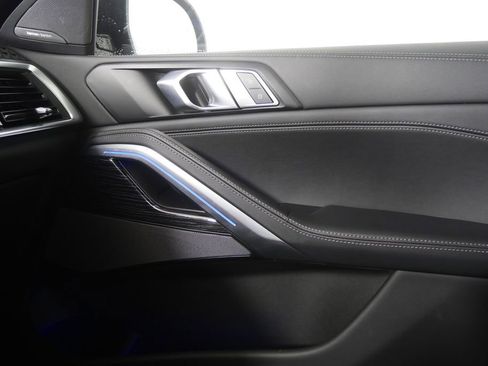 Used 2025 BMW X6 xDrive40i image 26