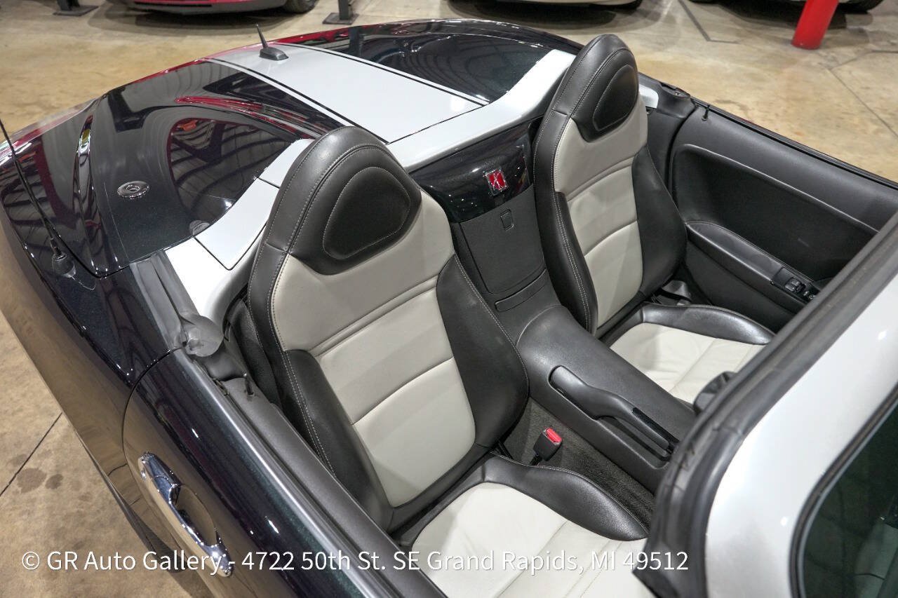 Used 2008 Saturn Sky Carbon Flash RWD image 18