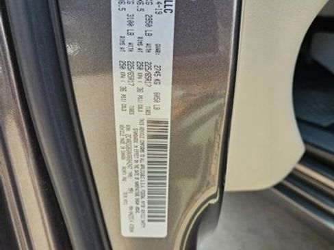 Used 2019 Dodge Grand Caravan SE w/ UConnect Hands-Free Group FWD image 22