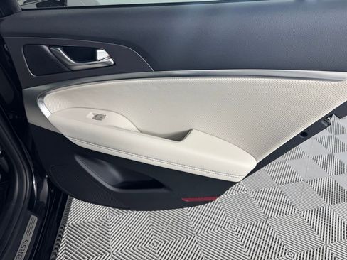 Used 2025 Genesis G70 3.3T Advanced image 28