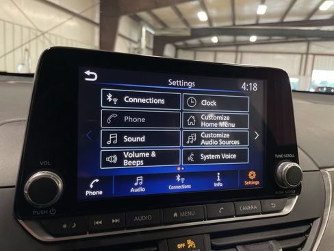 Used 2024 Nissan Altima 2.5 SV FWD image 29