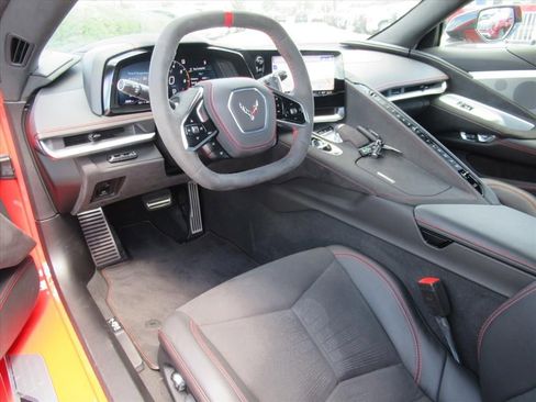 Used 2021 Chevrolet Corvette Stingray Premium Cpe w/ Z51 Performance Package image 12