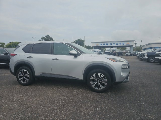 Used 2022 Nissan Rogue SV AWD/4WD image 3