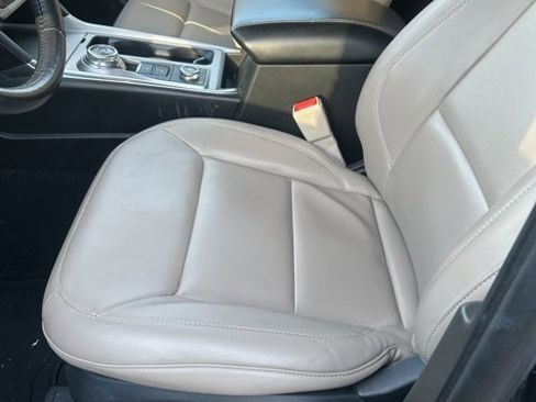 Used 2023 Ford Explorer XLT w/ Equipment Group 202A image 13