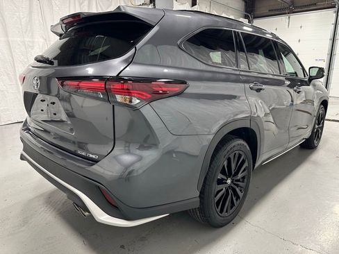Used 2025 Toyota Highlander XSE image 7