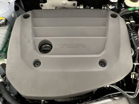 New 2026 Volvo XC40 B5 Plus w/ Protection Package Premier image 15