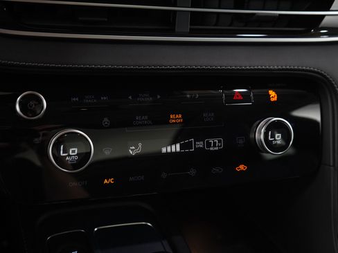 Used 2024 INFINITI QX60 Luxe AWD/4WD image 25