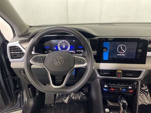New 2026 Volkswagen Taos SE image 12
