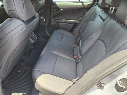 Used 2023 Lexus UX 250h F Sport FWD image 18