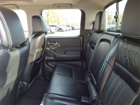Certified 2024 Nissan Frontier SL image 6