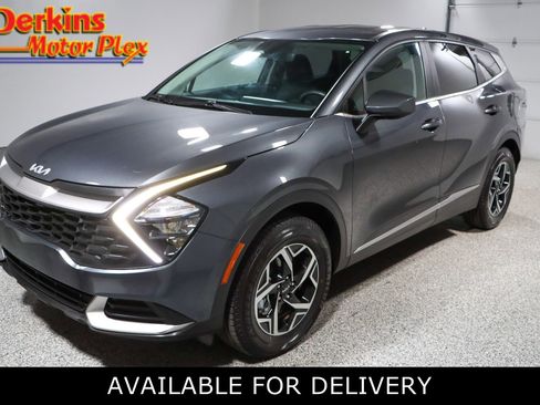 Used 2023 Kia Sportage LX image 1