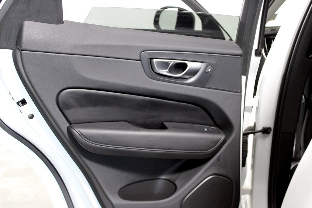 Used 2023 Volvo XC60 B5 Plus w/ Climate Package FWD image 22