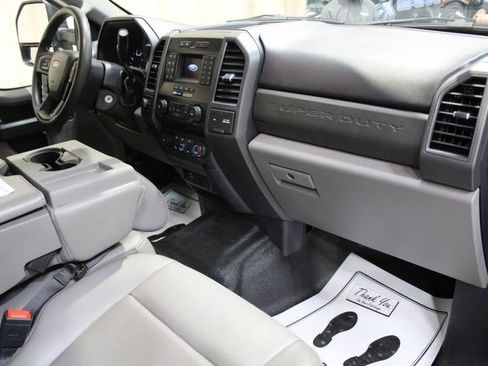 Used 2020 Ford F250 XL w/ Power Equipment Group image 18