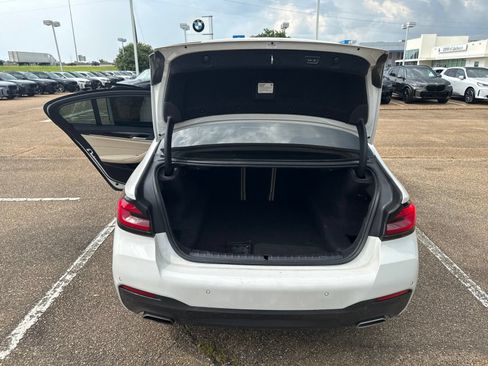 Used 2023 BMW 540i w/ M Sport Package RWD image 9