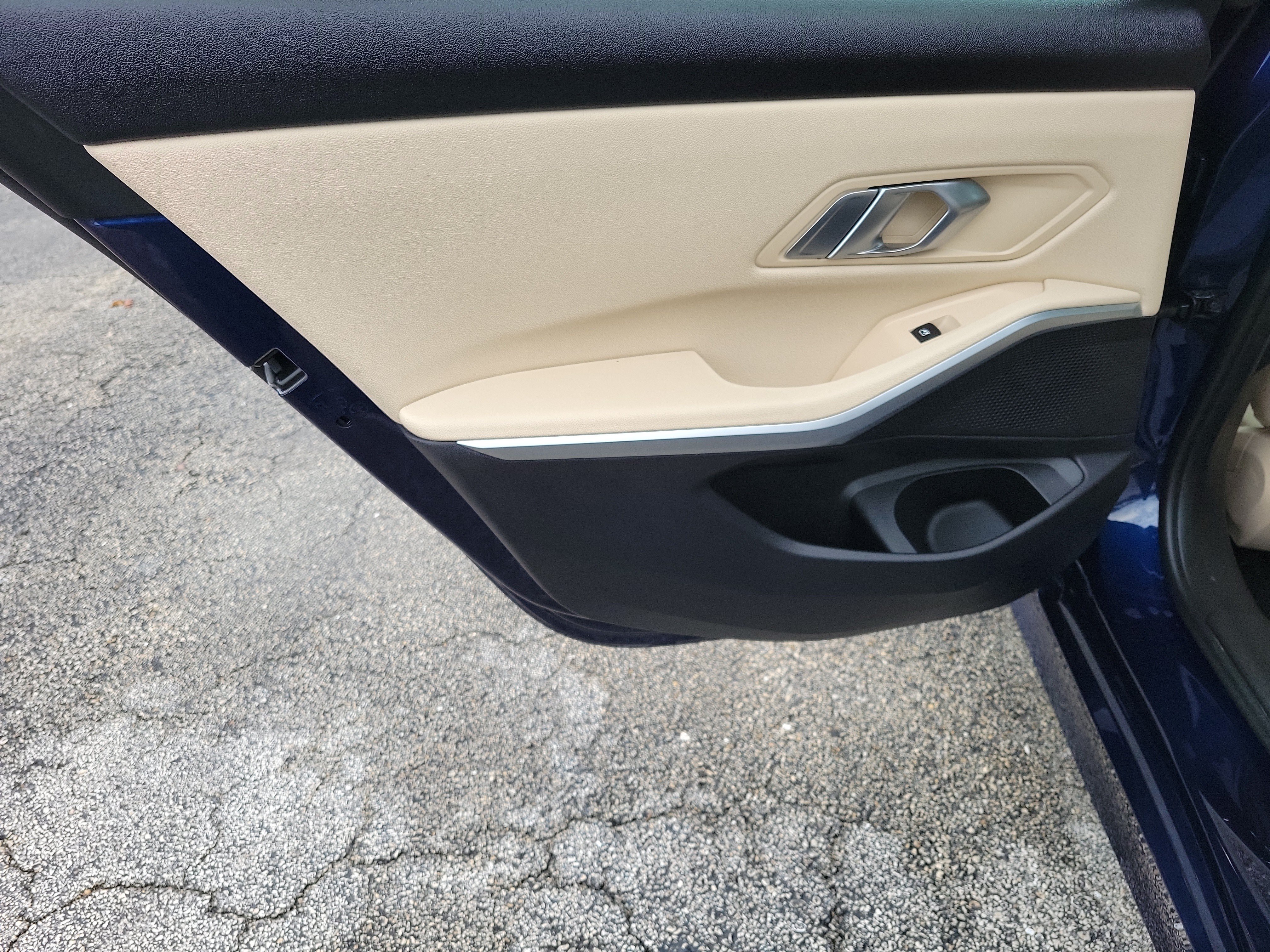 Used 2020 BMW 330i Sedan w/ Convenience Package RWD image 16