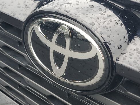 Certified 2025 Toyota RAV4 XLE AWD/4WD image 7