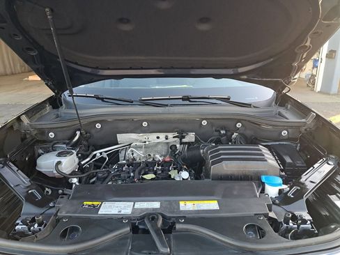 Used 2024 Volkswagen Atlas SE image 18