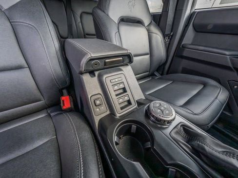New 2025 Ford Bronco Badlands image 30