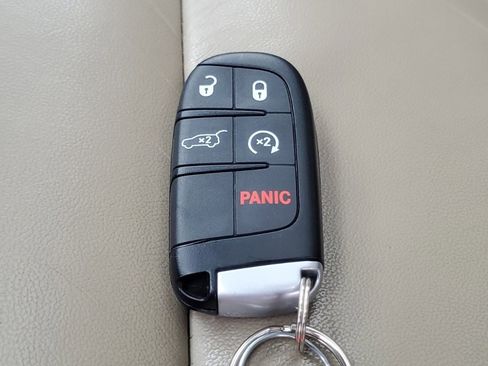 Used 2020 Jeep Grand Cherokee Limited w/ Premium Lighting Group image 42