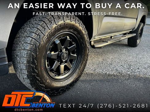 Used 2023 Toyota Tacoma SR AWD/4WD image 32