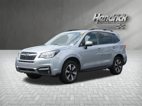 Used 2017 Subaru Forester 2.5i Limited w/ Popular Package #1 AWD/4WD image 5