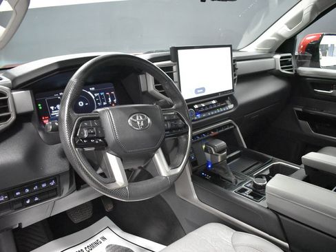 Used 2024 Toyota Tundra Limited AWD/4WD image 4